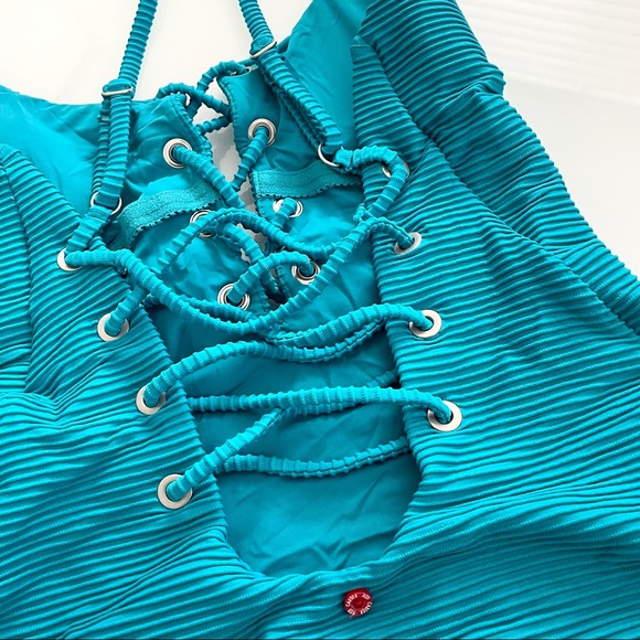 ✨HP✨ [Red Carter] Ribbed Lace-up Swimsuit - Picture 6 of 6
